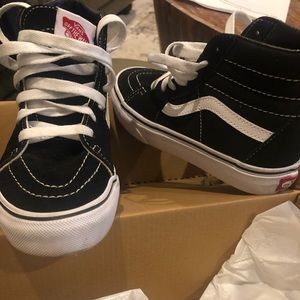 Vans Youth Size 2 Black with Box